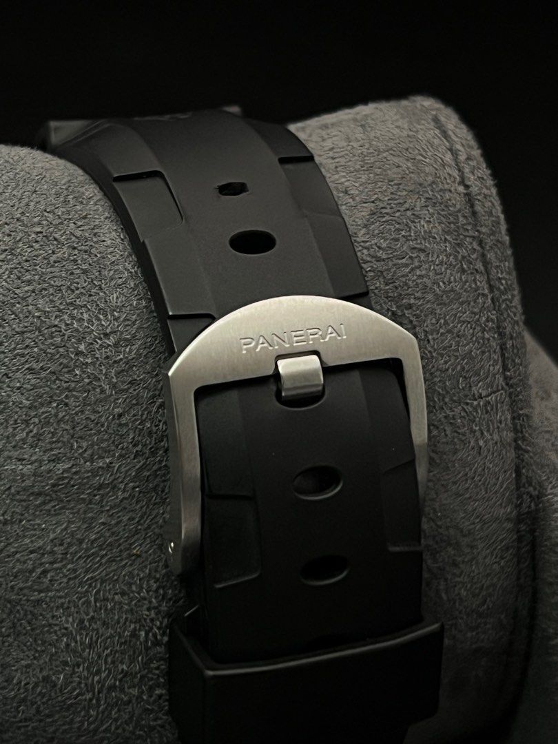 42mm PAM00682 Stainless Steel submersible