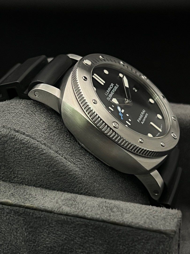 42mm PAM00682 Stainless Steel submersible