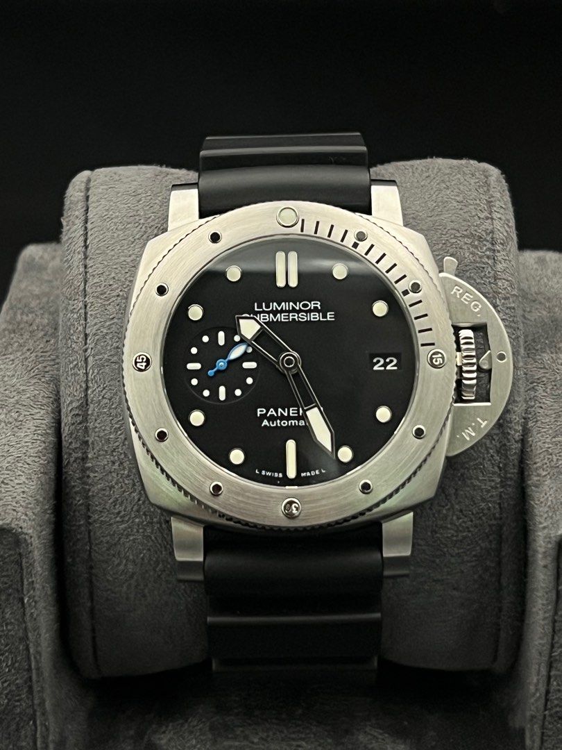 42mm PAM00682 Stainless Steel submersible