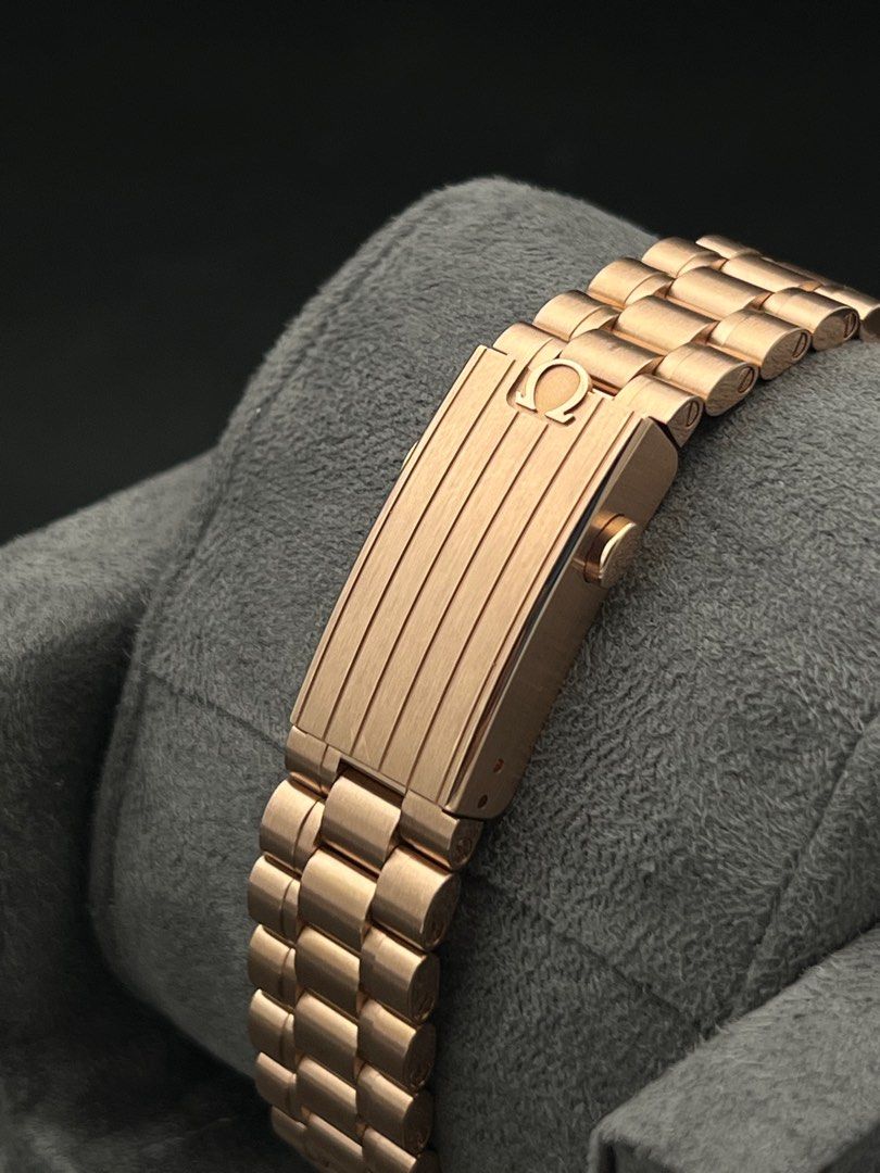 Omega Speedmaster Professional 42mm Sedna Rose Gold Black Dial on Bracelet