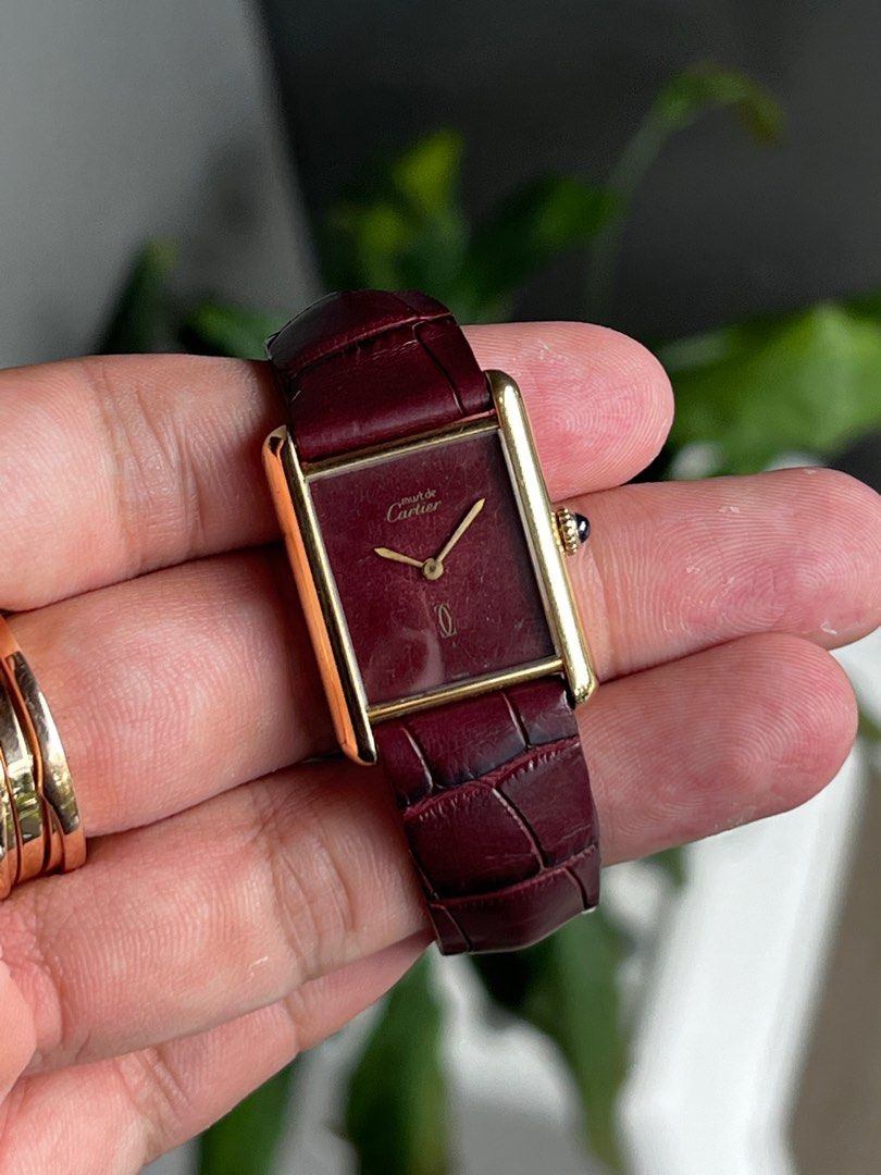 Oxblood Cartier Tank Must de Cartier red