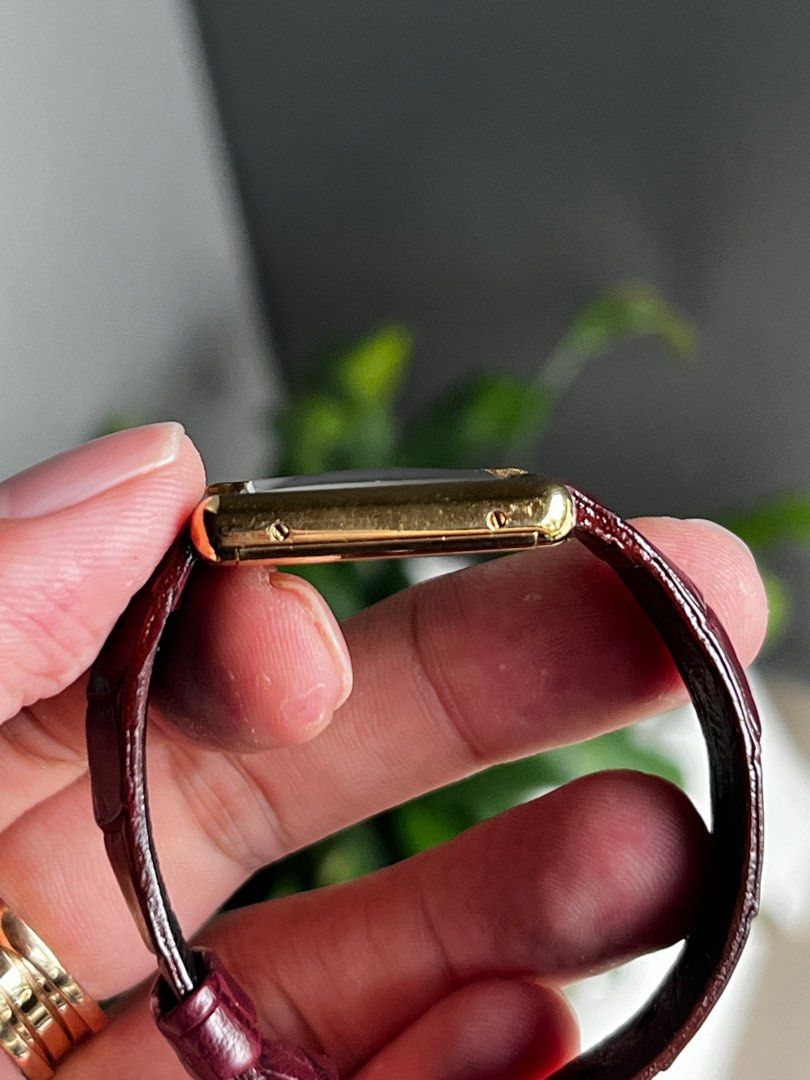 Oxblood Cartier Tank Must de Cartier red