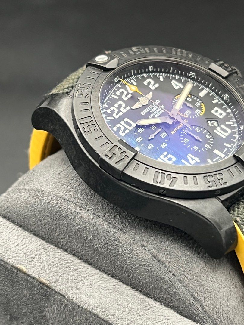 Breitling Avenger Hurricane 24h Breitlight Carbon XB1210E41B1W1 Automatic Full Set